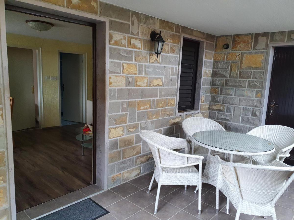Apartma Joy Lägenhet Izola Exteriör bild